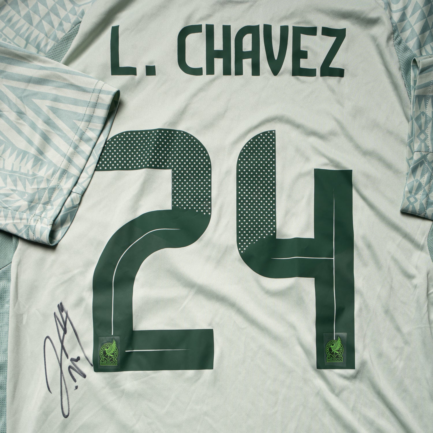 Jersey Firmado Luis Chávez- México 2024
